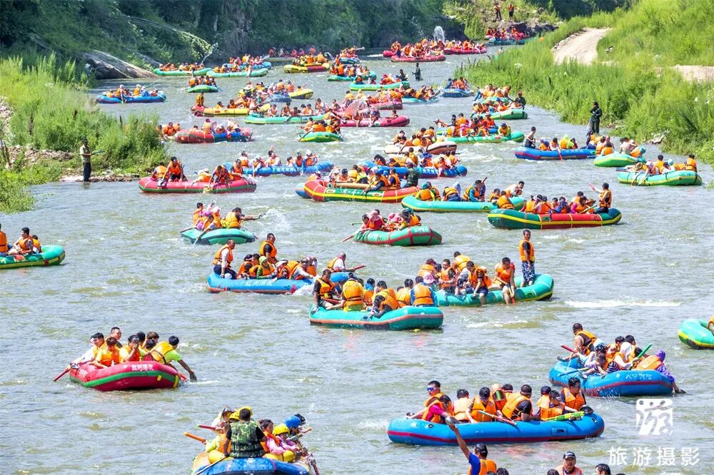 中国北方第一漂_抚顺红河谷漂流电话_清原红河峡谷漂流景区