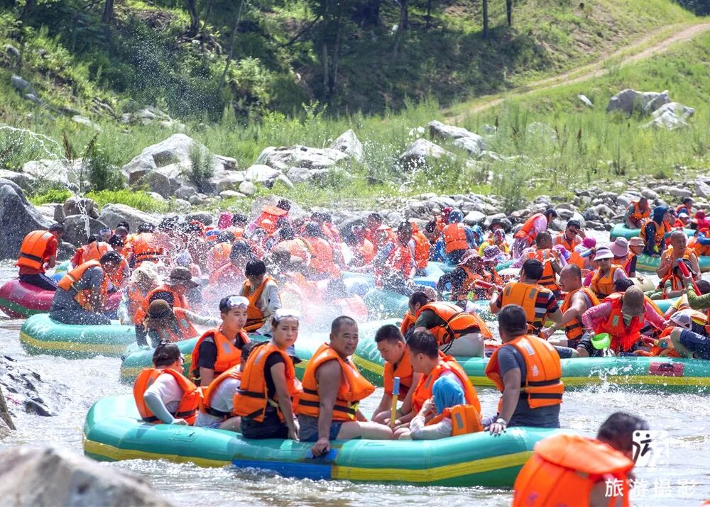 清原红河峡谷漂流景区_中国北方第一漂_抚顺红河谷漂流电话