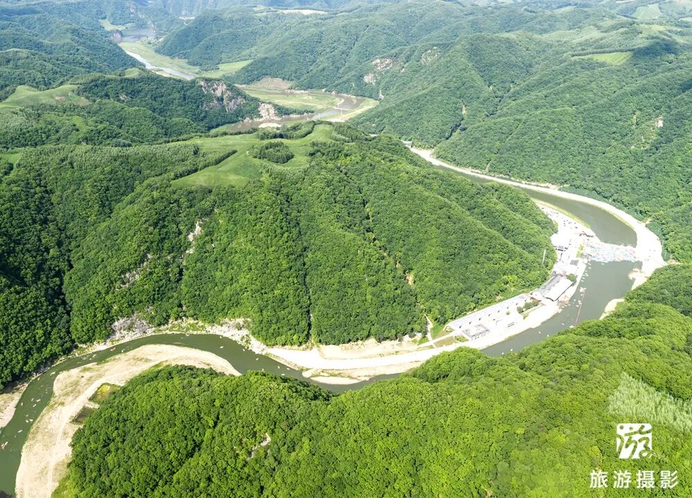 中国北方第一漂_抚顺红河谷漂流电话_清原红河峡谷漂流景区