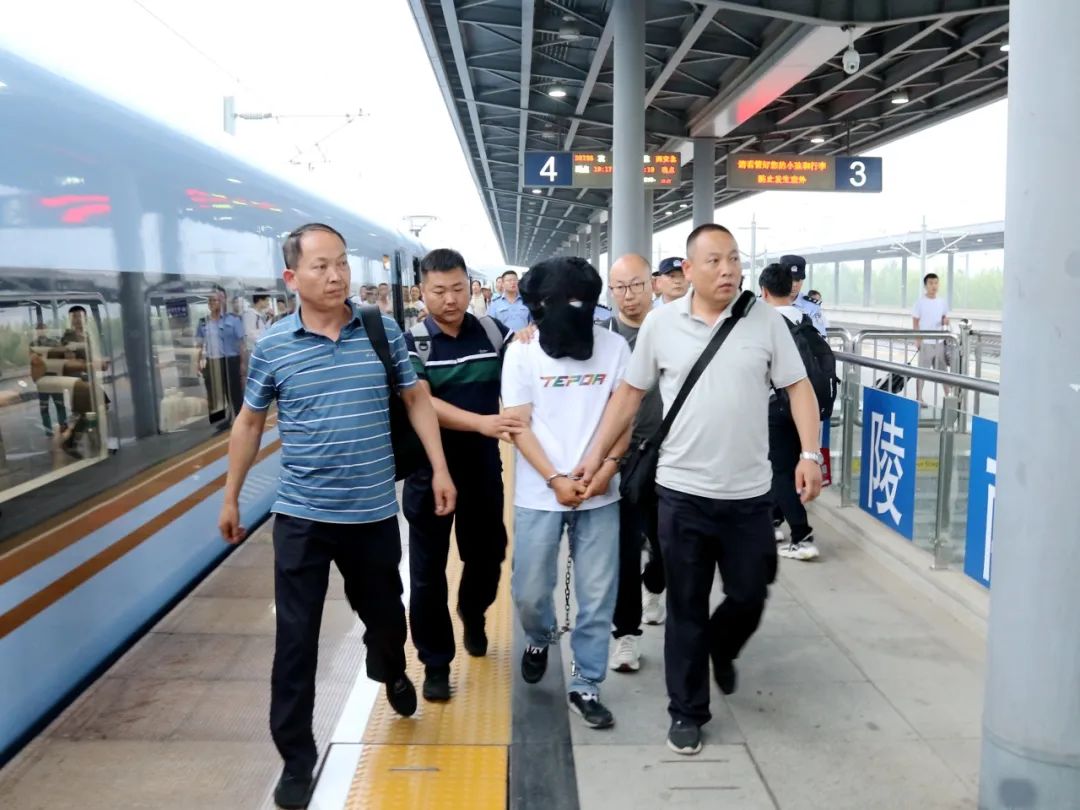 咸阳市公安局秦都分局刑警大队_咸阳市夏季治安打击整治行动典型案例_市公安局虚开增值税专用发票案