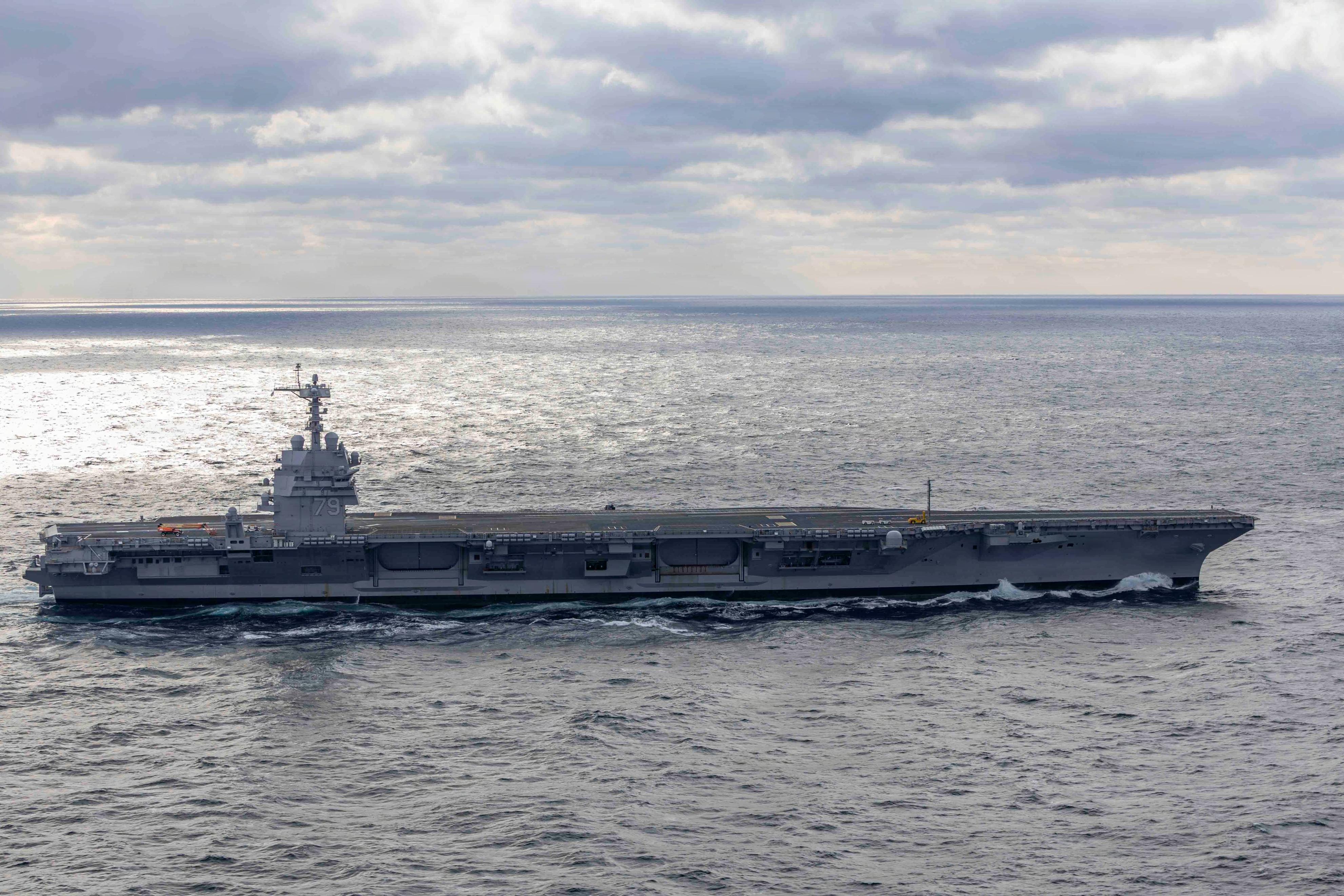 美国尼米兹号航空母舰退役计划_美国肯尼迪号航空母舰服役时间_尼米兹号航空母舰图片