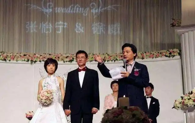 张怡宁徐威闪婚真相_张怡宁老公徐威 天涯_张怡宁和徐威婚姻幸福