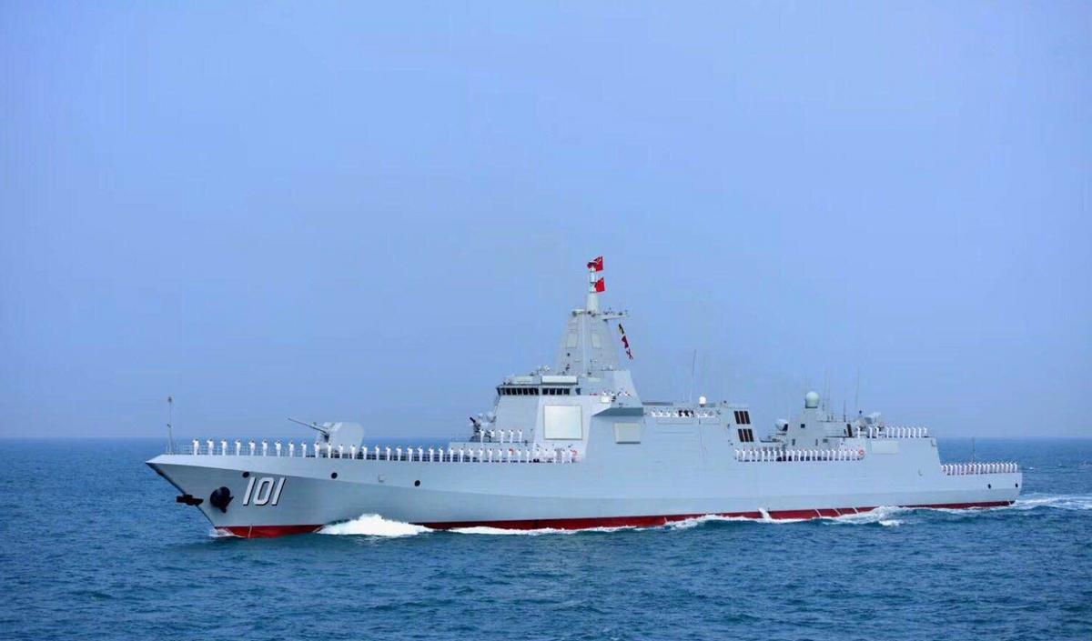 美国尼米兹号航母南海行动_055驱逐舰近距离接触尼米兹号_尼米兹号航空母舰图片