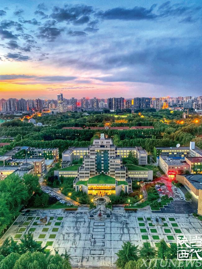 西安交通大学大型设备_中国西部科技创新港 西安交通大学 西迁精神