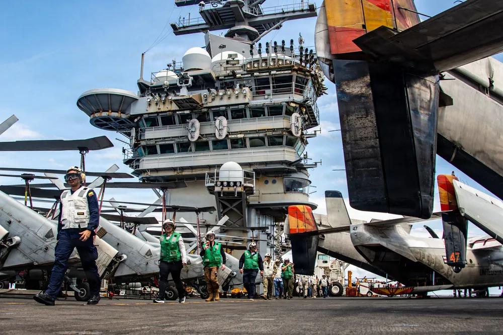 美国海军尼米兹号航空母舰访问巴拿马_尼米兹号航空母舰图片_尼米兹号航母打击群2026年南方海域演习