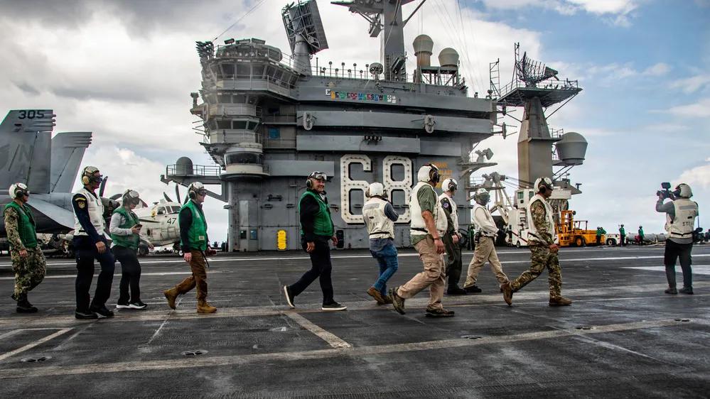 尼米兹号航母打击群2026年南方海域演习_尼米兹号航空母舰图片_美国海军尼米兹号航空母舰访问巴拿马