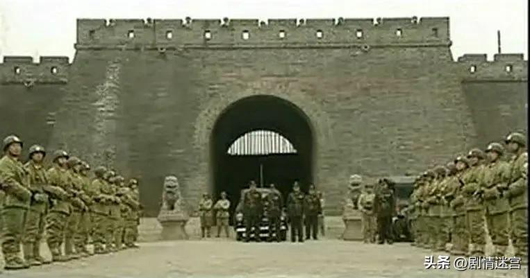 勇者无敌 电视剧剧情 孙文学导演 陈宝国王海燕韩童生黄曼郭广平 国共内战1946年 周啸风潜伏 中共地下党员 策动新九军起义 刘_勇者无敌 剧情