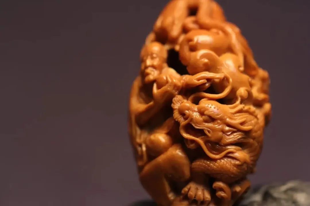 橄榄核龙雕_核舟记 王叔远 核雕技艺_橄榄核 微雕作品 核雕市场