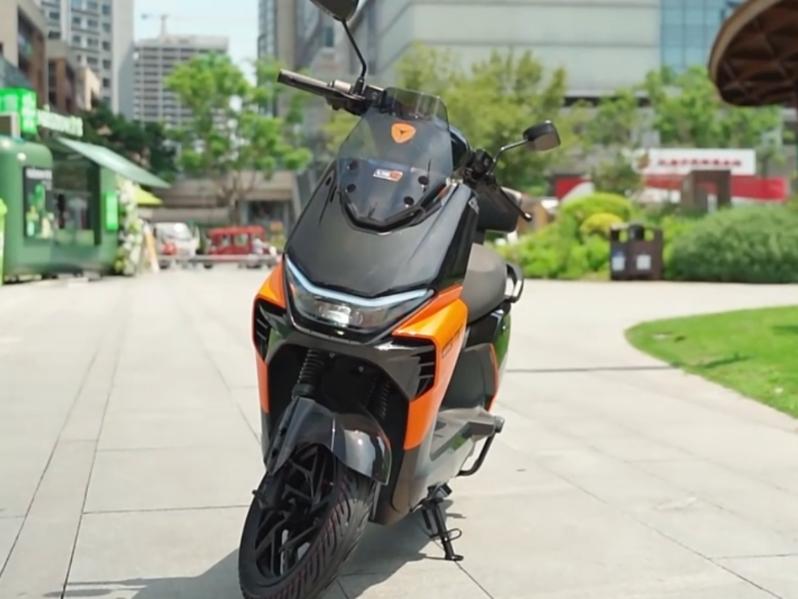 雅迪高续航石墨烯电池_台铃超能系列石墨烯电池_石墨烯电池电动车