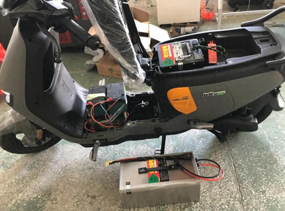 石墨烯电池电动车_石墨烯电池 锂电池 钠电池