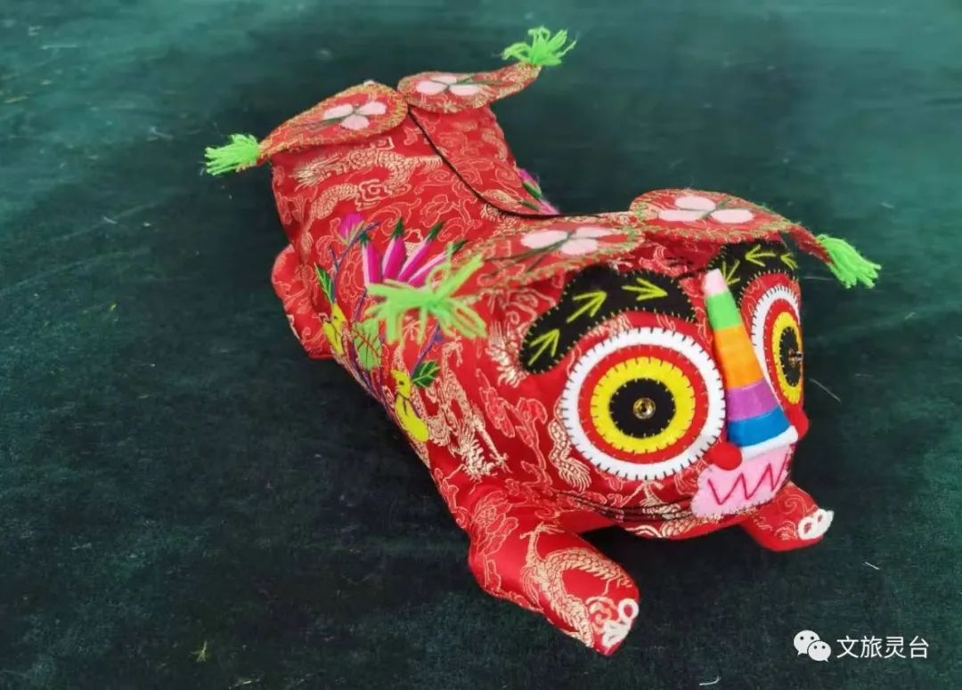 婴儿小老虎枕头做法_布老虎制作工艺_布老虎非物质文化遗产