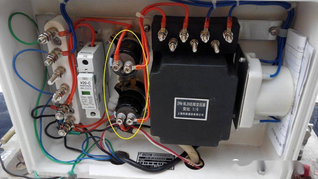 京九线ZPW-2000A轨道电路红光带处理方法_ZPW-2000A无绝缘轨道电路红光带故障分析实例_轨道电路红光带故障分析