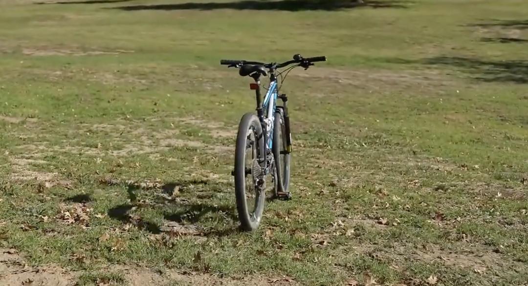 自行车平衡原理_自行车车轮转动的奥秘_自行车稳定性科学解释