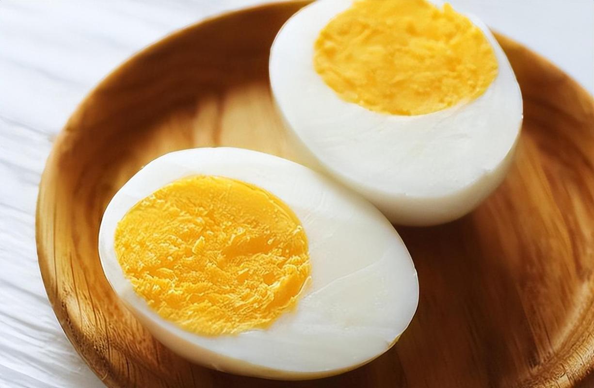 人体每天需要多少蛋白_吃鸡蛋胆固醇高吗_鸡蛋对心血管的影响