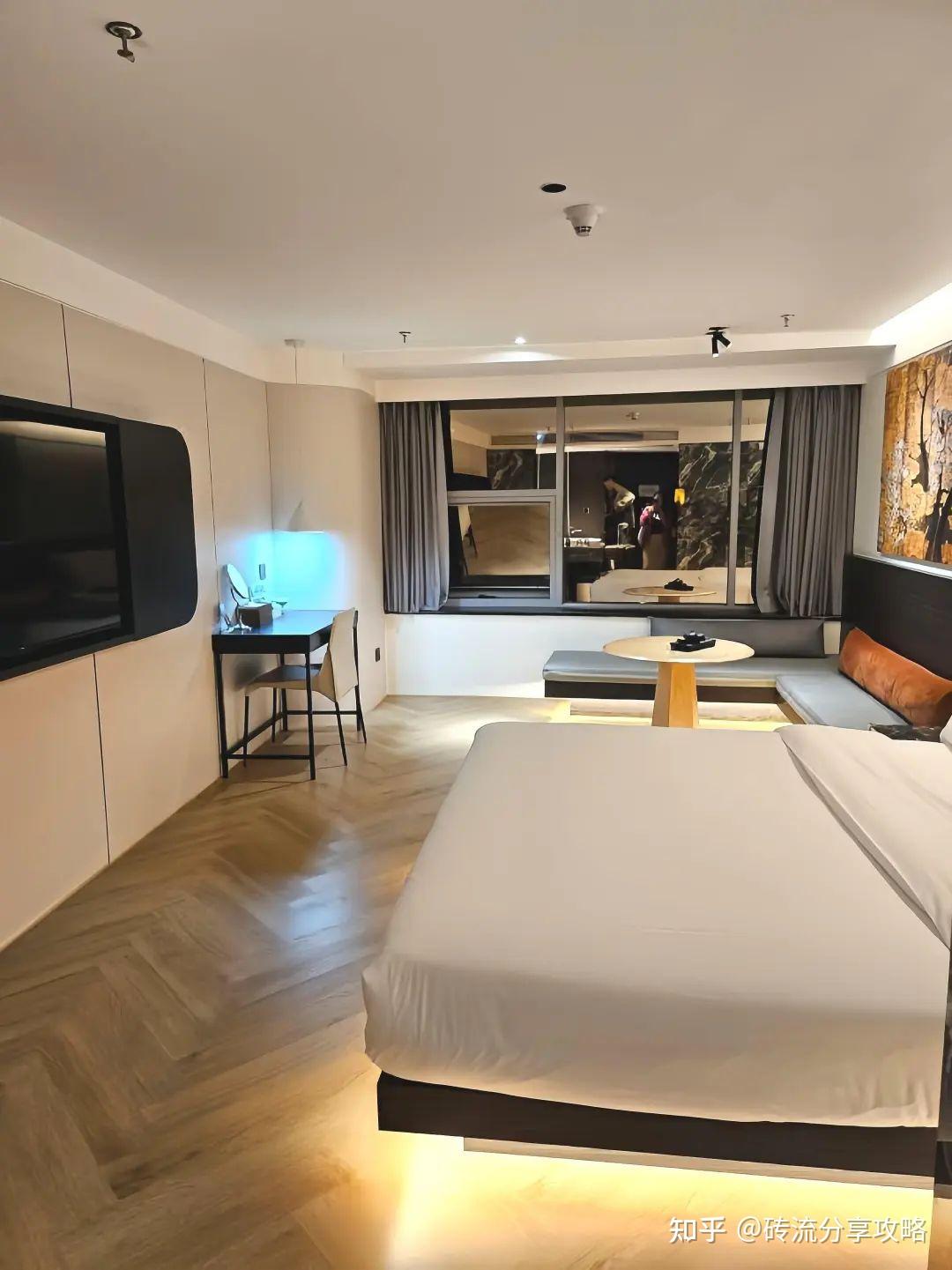 重庆旅游攻略_重庆科技馆外观_重庆美食探索