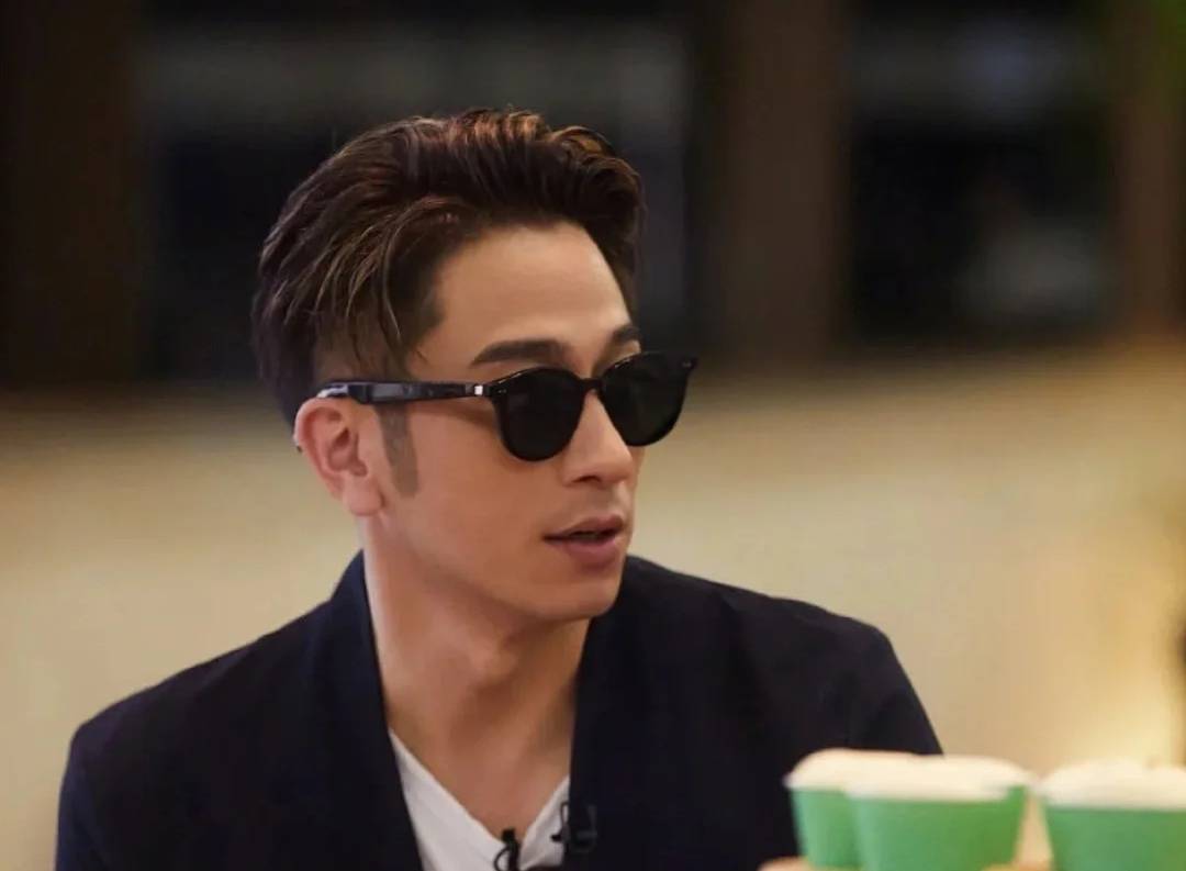 吴卓羲 林峯 好兄弟 关系 披荆斩棘 参加 舞台 表演 情感深厚 竞争 钟嘉欣 绯闻 张馨予 李晨 维护_吴卓羲删微博