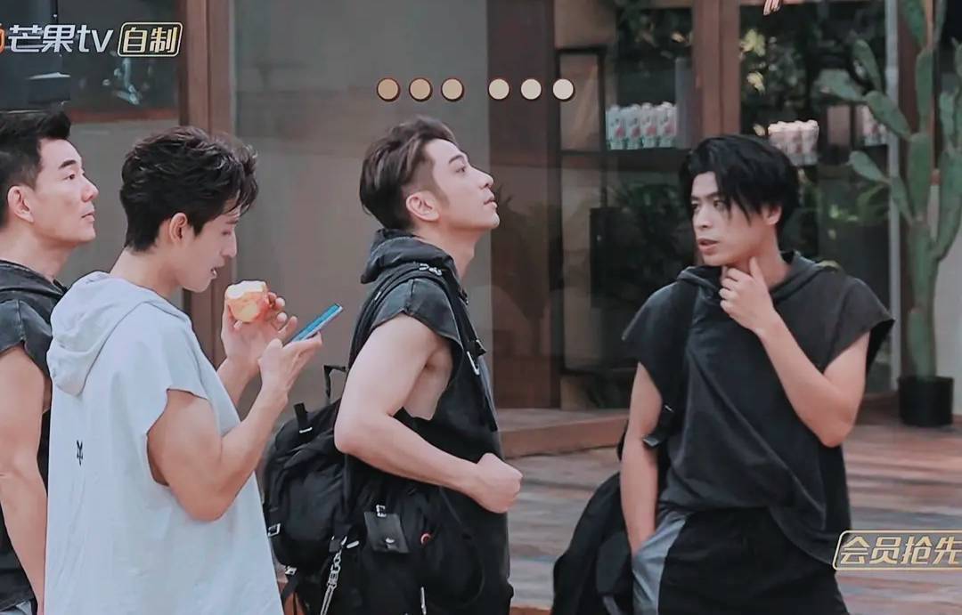 吴卓羲 林峯 好兄弟 关系 披荆斩棘 参加 舞台 表演 情感深厚 竞争 钟嘉欣 绯闻 张馨予 李晨 维护_吴卓羲删微博