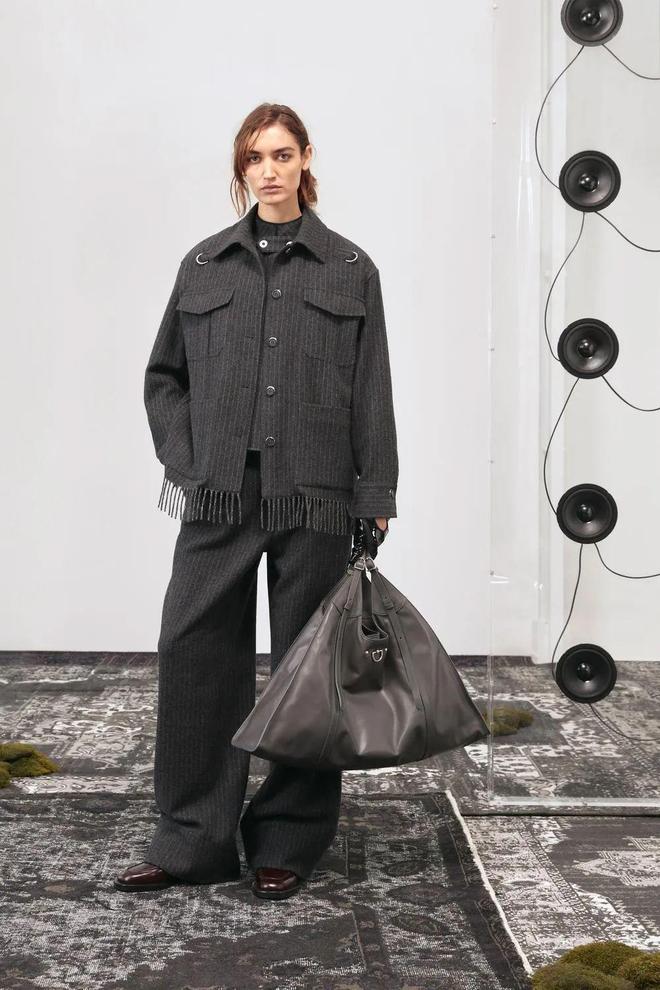 duwear_不对称剪裁裙装_Durazzi 2025秋冬成衣系列