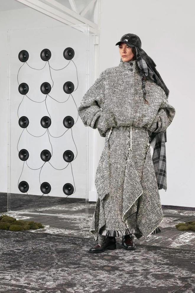 Durazzi 2025秋冬成衣系列_duwear_不对称剪裁裙装