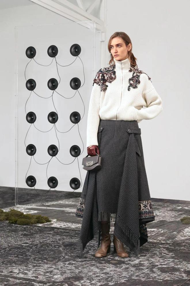 duwear_不对称剪裁裙装_Durazzi 2025秋冬成衣系列