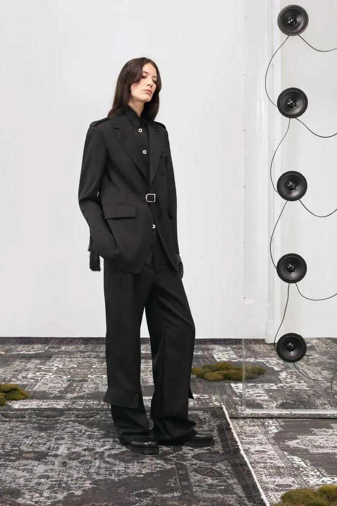 duwear_Durazzi 2025秋冬成衣系列_不对称剪裁裙装