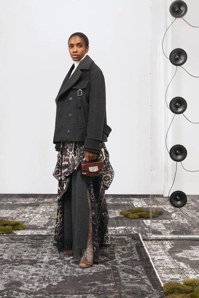 duwear_不对称剪裁裙装_Durazzi 2025秋冬成衣系列