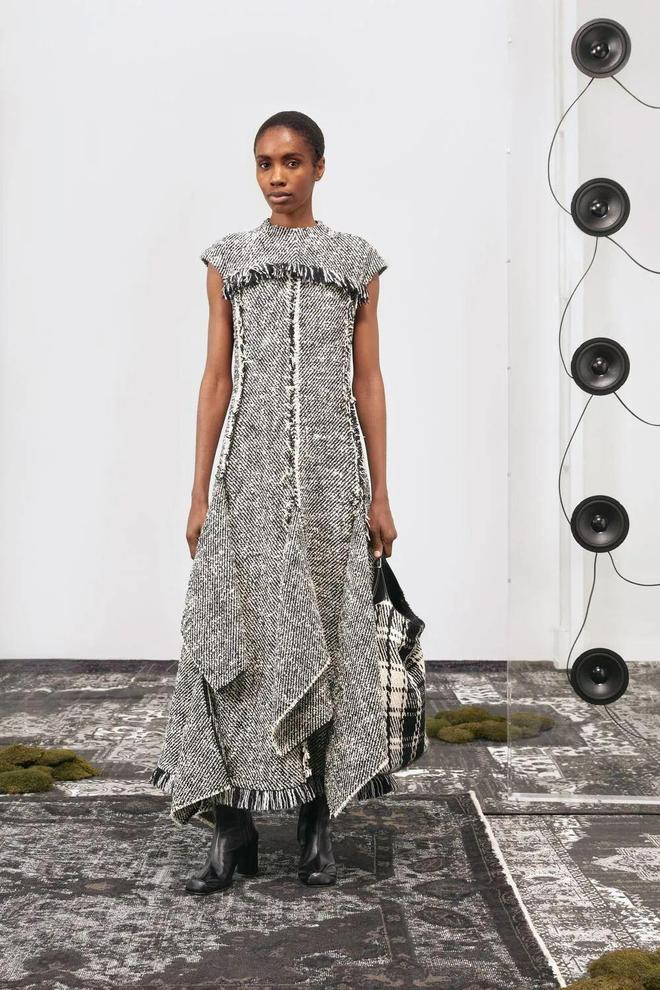 duwear_Durazzi 2025秋冬成衣系列_不对称剪裁裙装