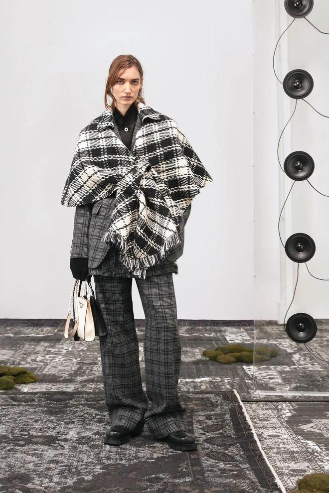 不对称剪裁裙装_duwear_Durazzi 2025秋冬成衣系列