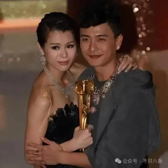 徐子珊退圈原因_吴卓羲删微博_徐子珊吴卓羲友谊