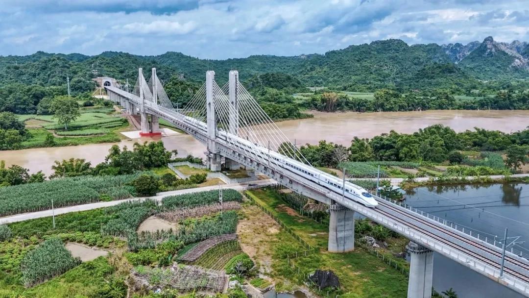 南凭高铁崇凭段通车_南宁至凭祥高铁时刻表_凭祥客运站到南宁