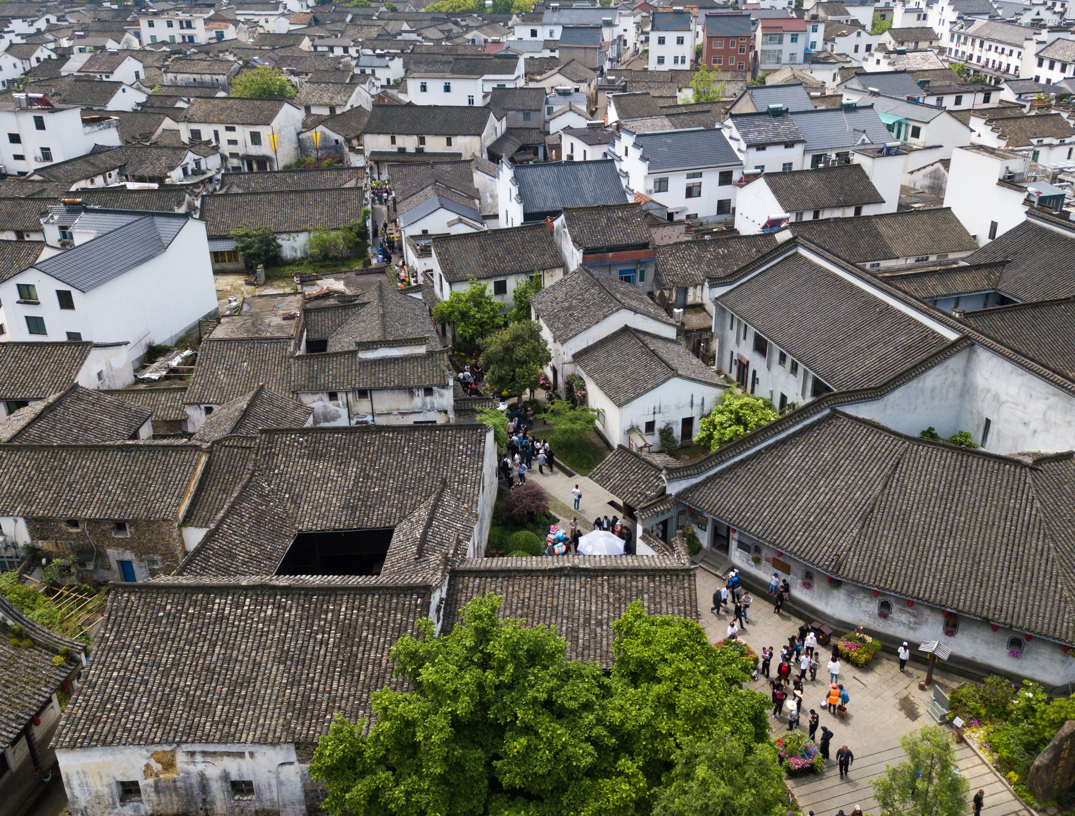 富春江小三峡夜游体验_富阳三江两岸游船线路_富春江小三峡图片