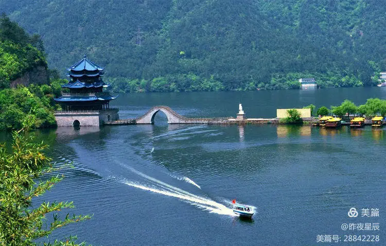 严子陵钓台_富春江小三峡图片_富春江小三峡