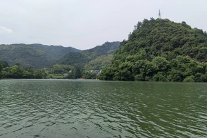 富春江小三峡图片_富春江小三峡游船体验_富春江桐庐严子陵钓台一日游