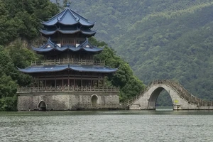 富春江小三峡游船体验_富春江桐庐严子陵钓台一日游_富春江小三峡图片