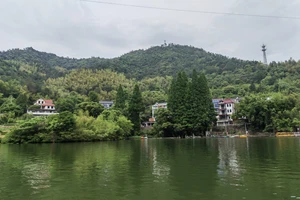 富春江小三峡图片_富春江小三峡游船体验_富春江桐庐严子陵钓台一日游