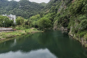 富春江桐庐严子陵钓台一日游_富春江小三峡游船体验_富春江小三峡图片