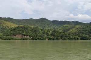 富春江小三峡游船体验_富春江小三峡图片_富春江桐庐严子陵钓台一日游