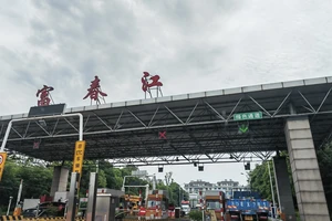 富春江桐庐严子陵钓台一日游_富春江小三峡游船体验_富春江小三峡图片