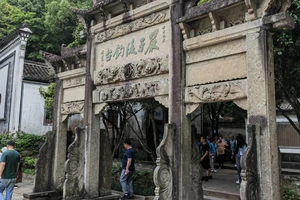 富春江桐庐严子陵钓台一日游_富春江小三峡游船体验_富春江小三峡图片