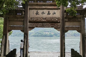 富春江桐庐严子陵钓台一日游_富春江小三峡游船体验_富春江小三峡图片