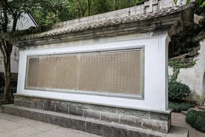 富春江桐庐严子陵钓台一日游_富春江小三峡游船体验_富春江小三峡图片