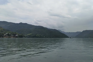 富春江小三峡图片_富春江桐庐严子陵钓台一日游_富春江小三峡游船体验