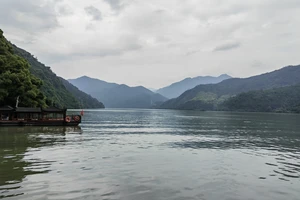 富春江小三峡图片_富春江小三峡游船体验_富春江桐庐严子陵钓台一日游