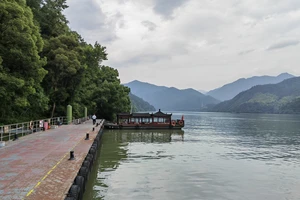 富春江小三峡图片_富春江小三峡游船体验_富春江桐庐严子陵钓台一日游