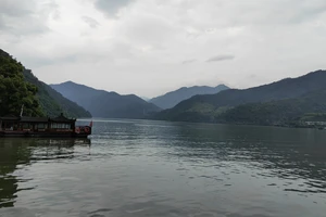 富春江小三峡图片_富春江小三峡游船体验_富春江桐庐严子陵钓台一日游