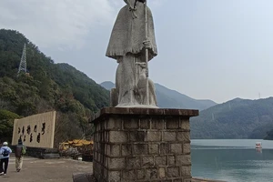 富春江桐庐严子陵钓台一日游_富春江小三峡图片_富春江小三峡游船体验