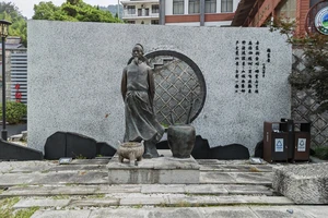 富春江小三峡图片_富春江桐庐严子陵钓台一日游_富春江小三峡游船体验