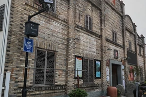 富春江小三峡图片_富春江桐庐严子陵钓台一日游_富春江小三峡游船体验