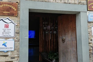 富春江小三峡游船体验_富春江桐庐严子陵钓台一日游_富春江小三峡图片