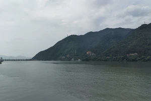 富春江桐庐严子陵钓台一日游_富春江小三峡游船体验_富春江小三峡图片